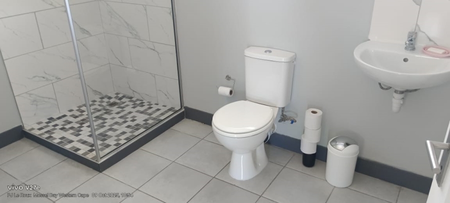 6 Bedroom Property for Sale in Seemeeu Park Western Cape